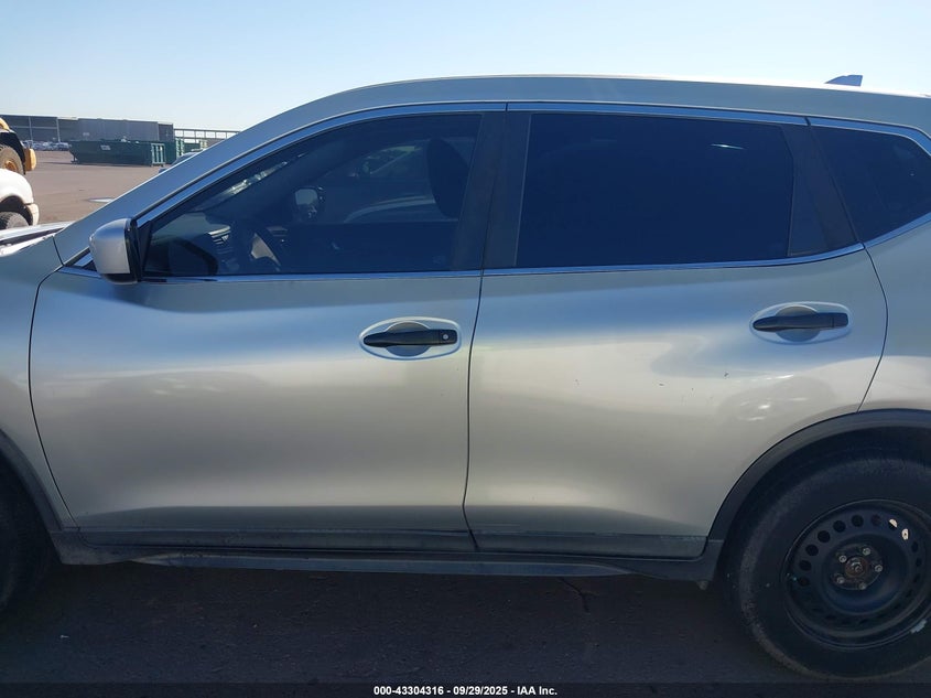 2017 NISSAN ROGUE S KNMAT2MV5HP554487