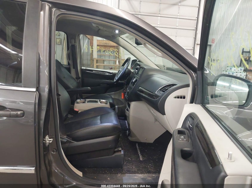 2016 CHRYSLER TOWN & COUNTRY TOURING - 2C4RC1BG6GR300074