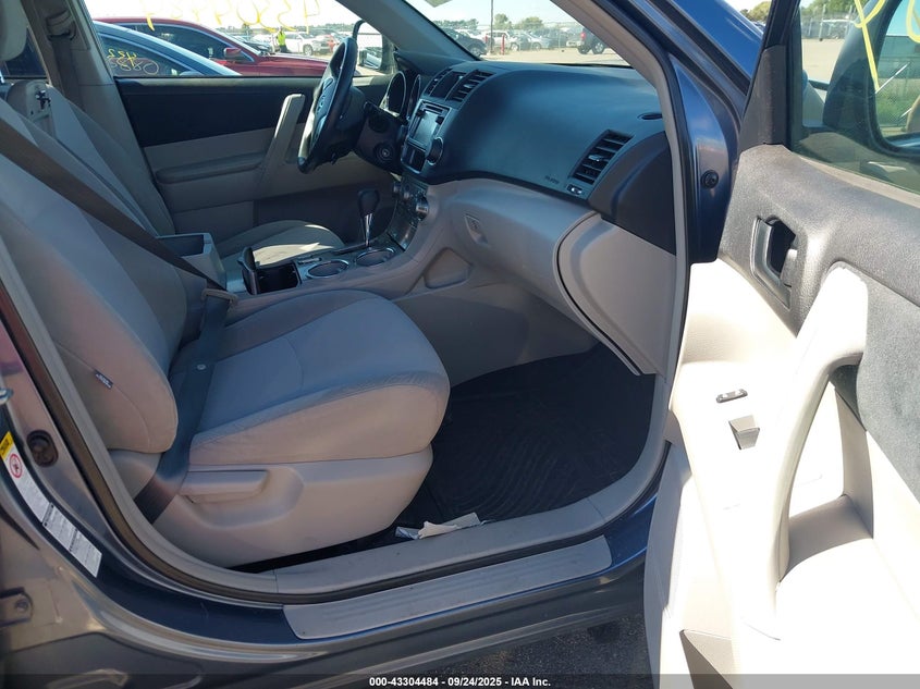 2013 TOYOTA HIGHLANDER BASE V6 5TDBK3EHXDS227685