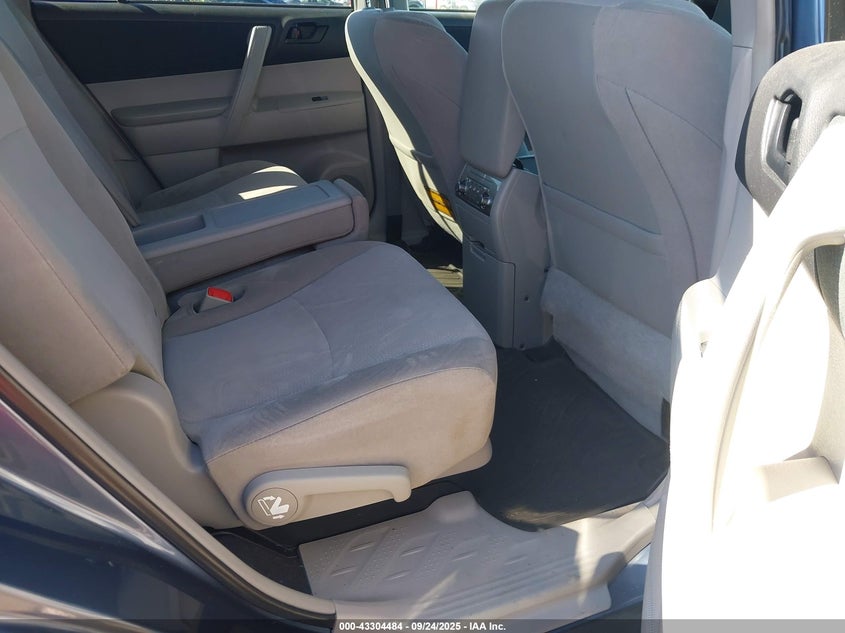 2013 TOYOTA HIGHLANDER BASE V6 5TDBK3EHXDS227685