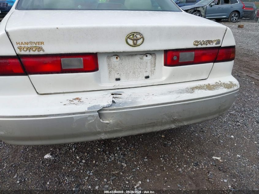 1999 Toyota Camry Le VIN: JT2BG22K3X0368982 Lot: 43304508