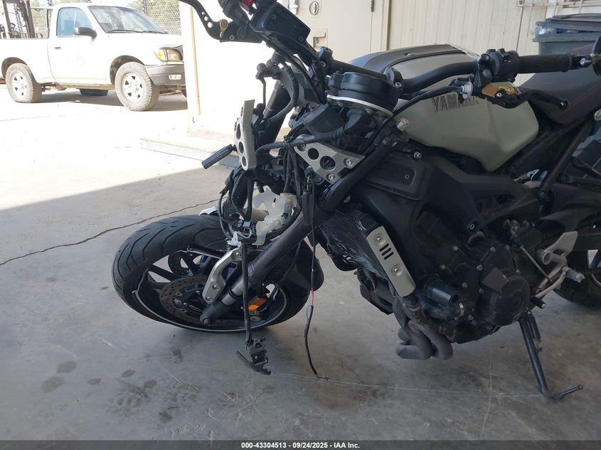 2016 Yamaha Xsr900 C/60Th Anniversary VIN: JYARN47Y6GA000239 Lot: 43304513