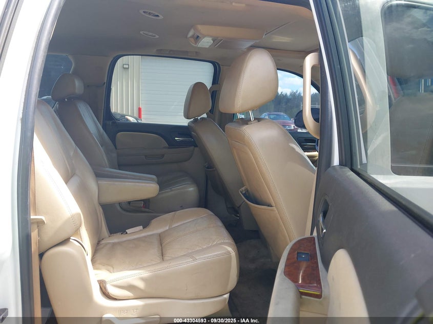 2007 Chevrolet Suburban 1500 Ltz VIN: 3GNFK163X7G288232 Lot: 43304593