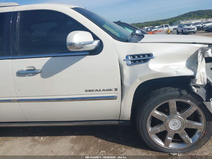 2008 Cadillac Escalade Standard VIN: 1GYFK638X8R154323 Lot: 43304673