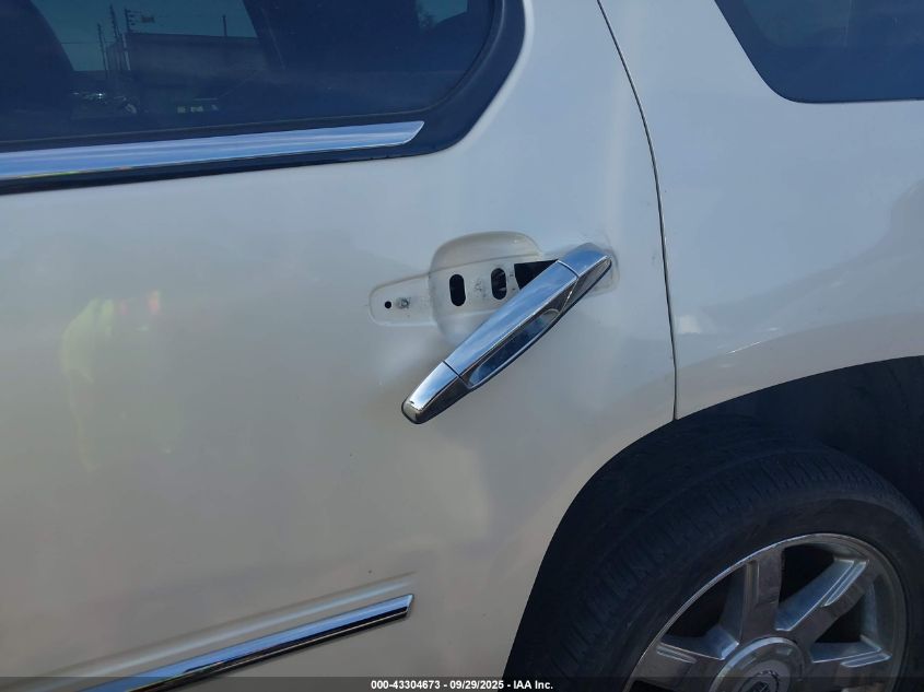 2008 Cadillac Escalade Standard VIN: 1GYFK638X8R154323 Lot: 43304673