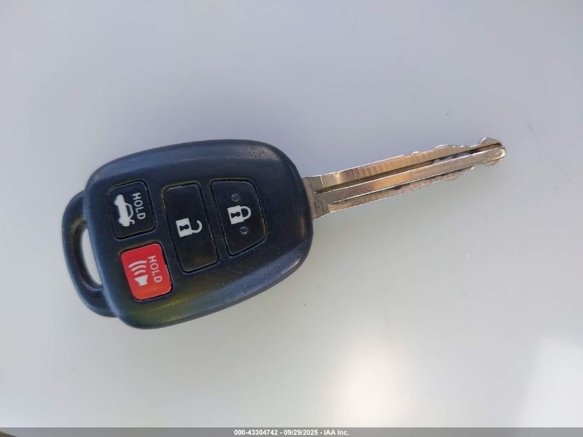 2018 Toyota Corolla Le VIN: 5YFBURHE2JP764120 Lot: 43304742