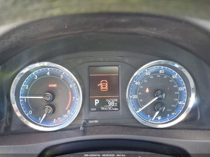 2018 Toyota Corolla Le VIN: 5YFBURHE2JP764120 Lot: 43304742