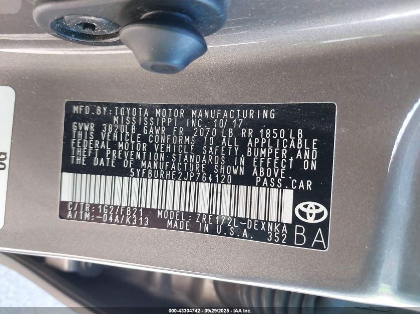 2018 Toyota Corolla Le VIN: 5YFBURHE2JP764120 Lot: 43304742