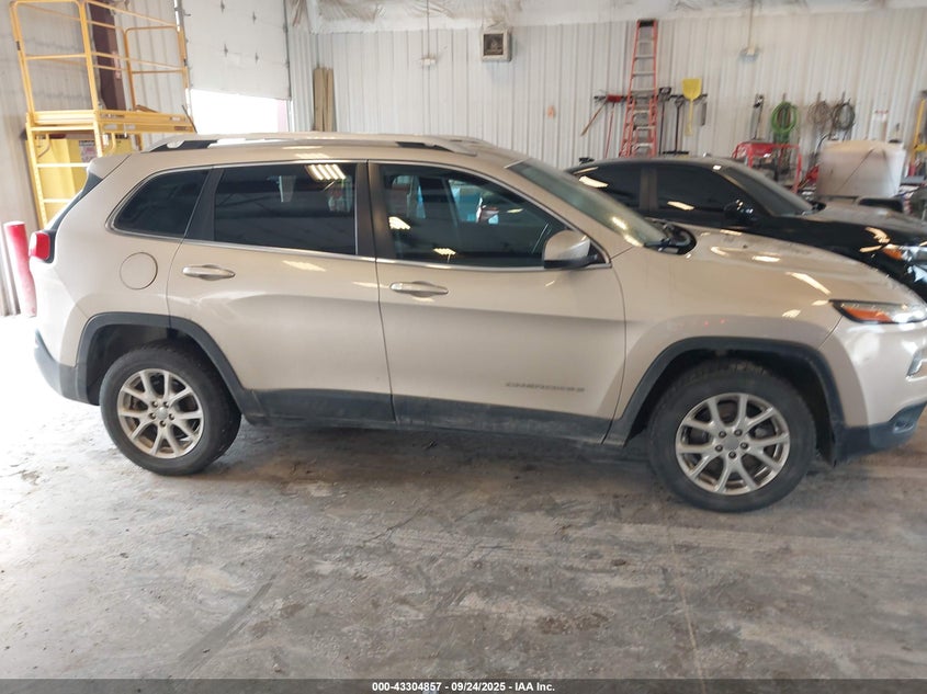 2015 Jeep Cherokee Latitude VIN: 1C4PJMCB4FW512687 Lot: 43304857