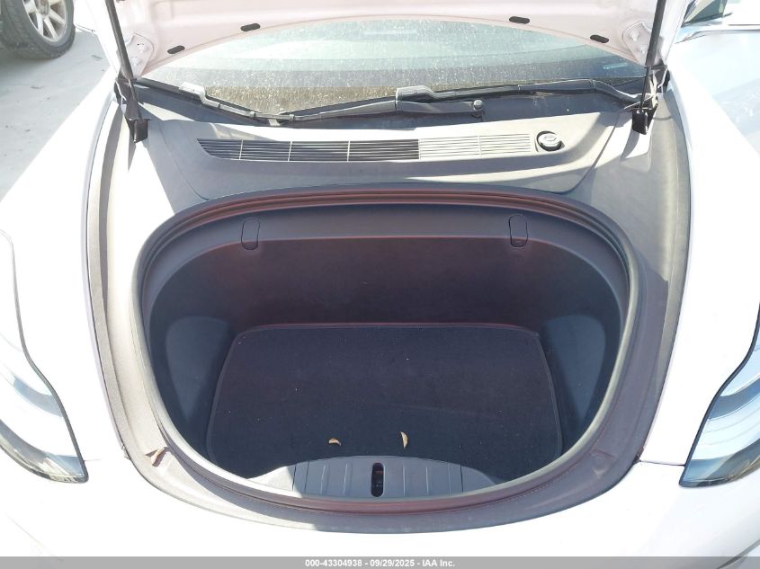 2018 Tesla Model 3 Long Range/Mid Range VIN: 5YJ3E1EA2JF076117 Lot: 43304938