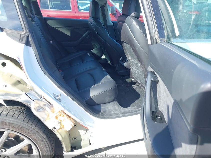 2018 Tesla Model 3 Long Range/Mid Range VIN: 5YJ3E1EA2JF076117 Lot: 43304938