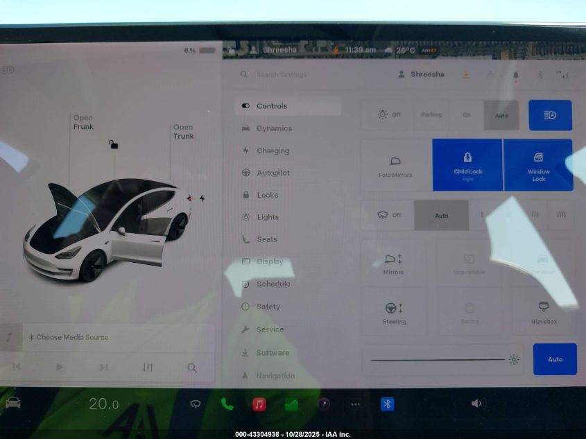 2018 Tesla Model 3 Long Range/Mid Range VIN: 5YJ3E1EA2JF076117 Lot: 43304938