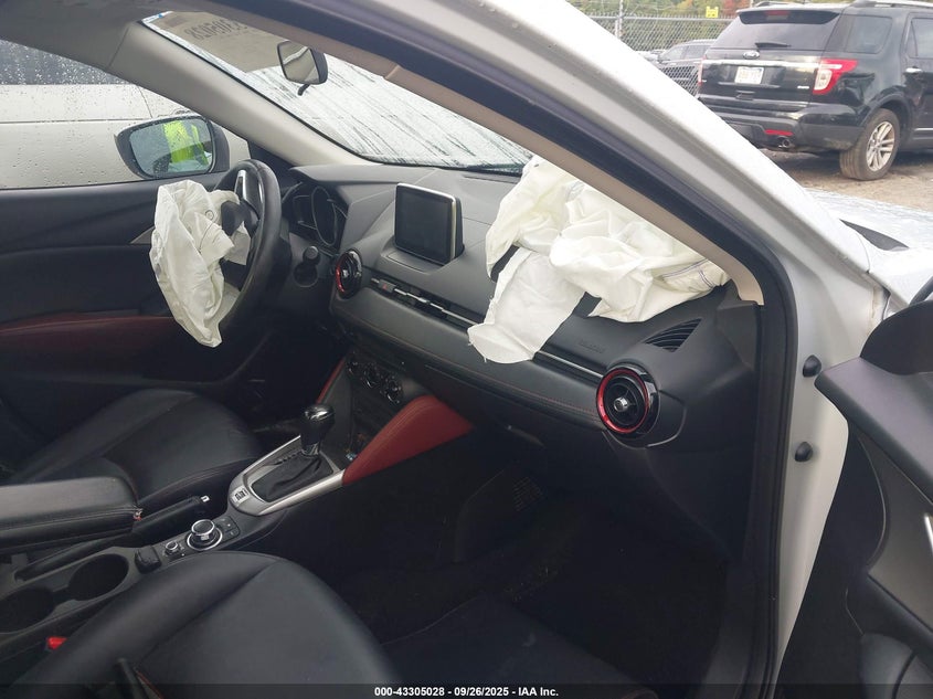 JM1DKFC75H0173077 2017 Mazda Cx-3 2.0 Touring White