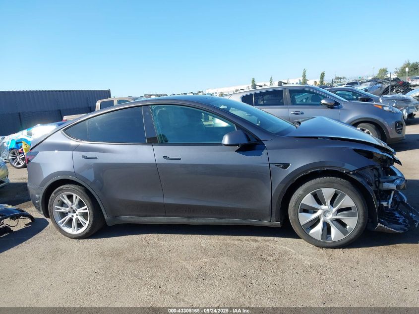 2021 Tesla Model Y Long Range Dual Motor All-Wheel Drive VIN: 5YJYGAEE5MF231184 Lot: 43305165