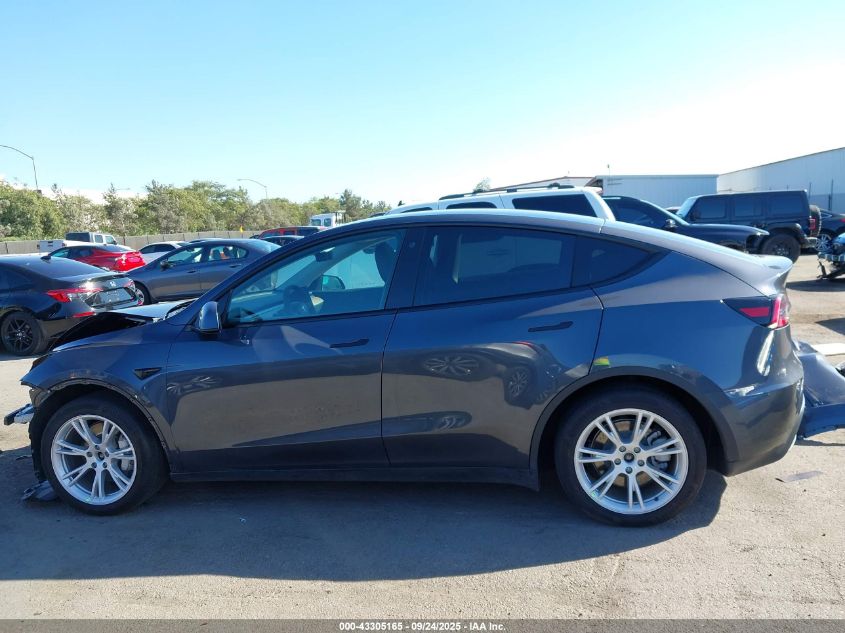 2021 Tesla Model Y Long Range Dual Motor All-Wheel Drive VIN: 5YJYGAEE5MF231184 Lot: 43305165