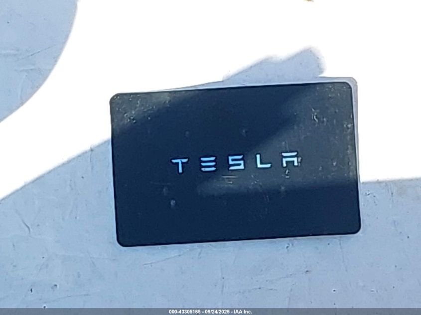 2021 Tesla Model Y Long Range Dual Motor All-Wheel Drive VIN: 5YJYGAEE5MF231184 Lot: 43305165