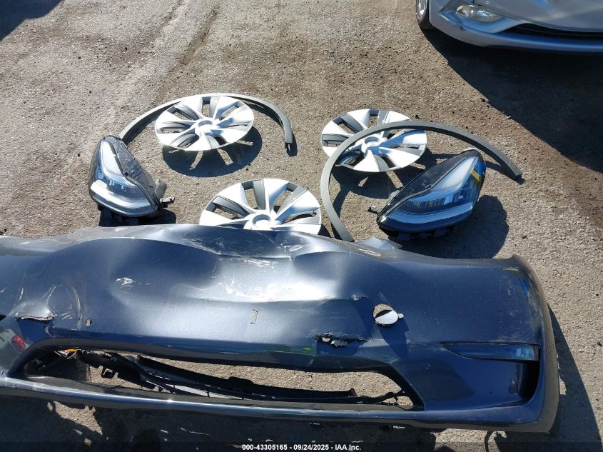 2021 Tesla Model Y Long Range Dual Motor All-Wheel Drive VIN: 5YJYGAEE5MF231184 Lot: 43305165