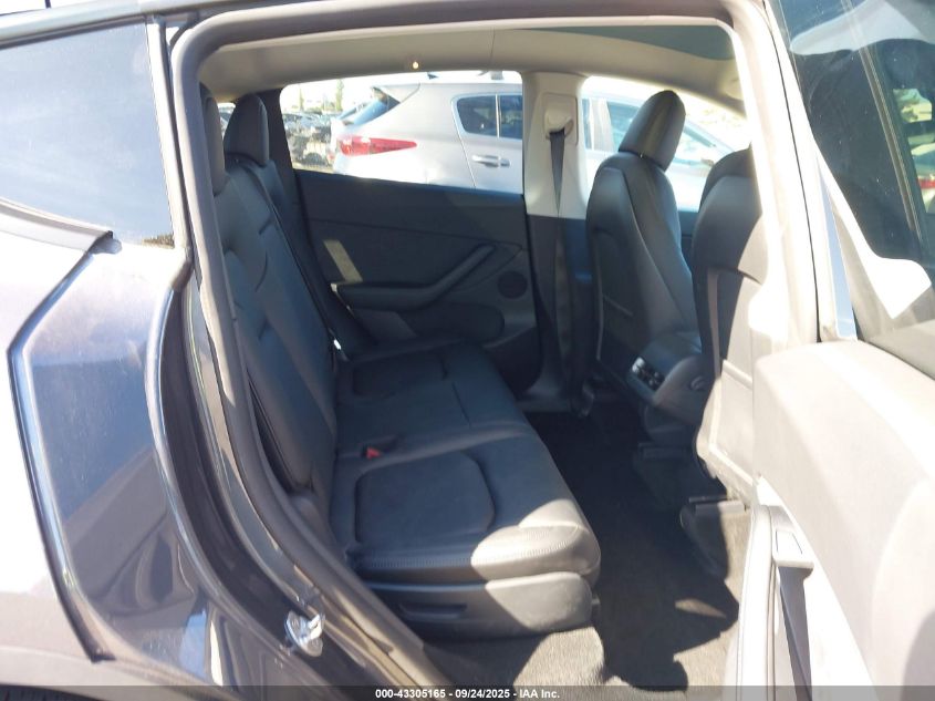 2021 Tesla Model Y Long Range Dual Motor All-Wheel Drive VIN: 5YJYGAEE5MF231184 Lot: 43305165