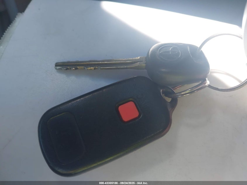 2004 Toyota Sequoia Sr5 V8 VIN: 5TDZT34AX4S223524 Lot: 43305186