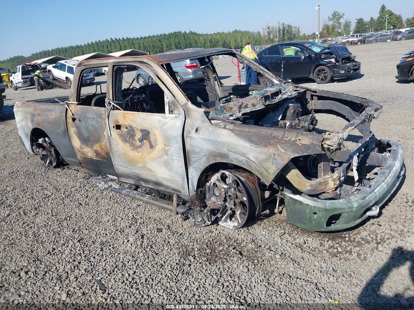 2017 RAM 1500 LARAMIE  4X4 6'4 BOX - 1C6RR7VT8HS721442