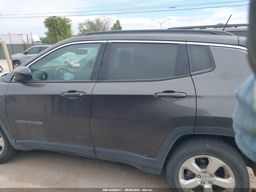 2018 Jeep Compass Latitude 4X4 VIN: 3C4NJDBB2JT155243 Lot: 43305317