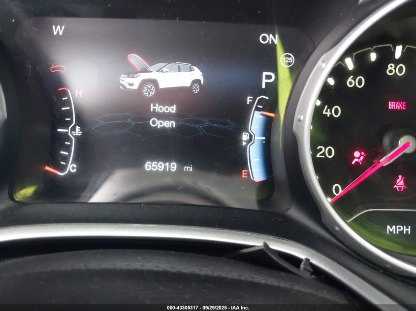 2018 Jeep Compass Latitude 4X4 VIN: 3C4NJDBB2JT155243 Lot: 43305317