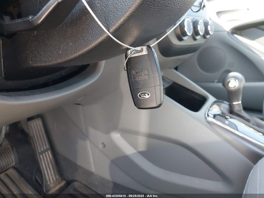 2017 Kia Forte Lx VIN: 3KPFL4A75HE053543 Lot: 43305415