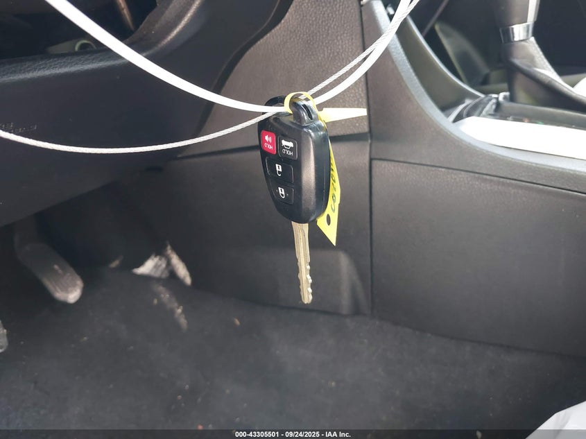 2017 Toyota Corolla Le VIN: 5YFBURHE5HP724608 Lot: 43305501