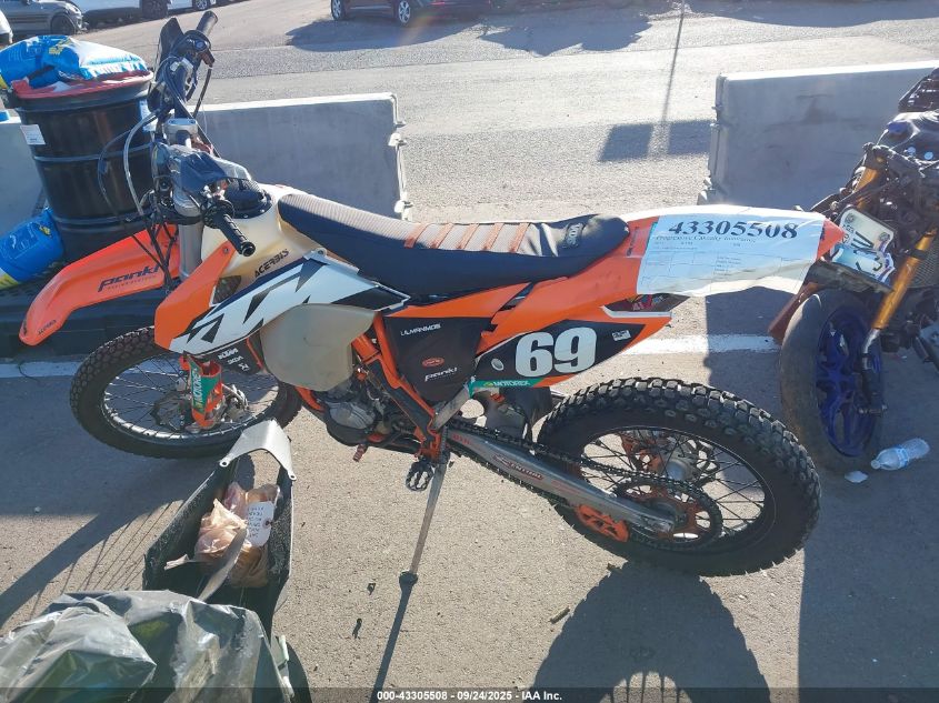 2015 Ktm 500 Xc-W/Exc VIN: VBKEXP407FM493390 Lot: 43305508