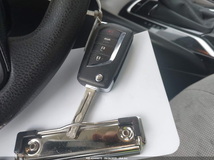 2020 TOYOTA COROLLA LE - JTDEPRAE0LJ106320