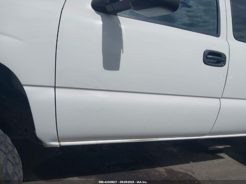 2003 Chevrolet Silverado 2500Hd Ls VIN: 1GCHC29113E213306 Lot: 43305827