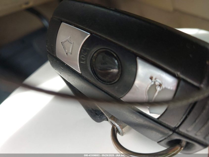 2006 BMW 325Xi VIN: WBAVD13596KV04581 Lot: 43306003