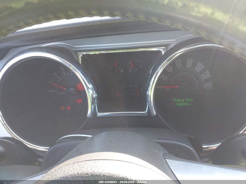 2005 Ford Mustang Gt Deluxe/Gt Premium VIN: 1ZVFT82H355147195 Lot: 43306051