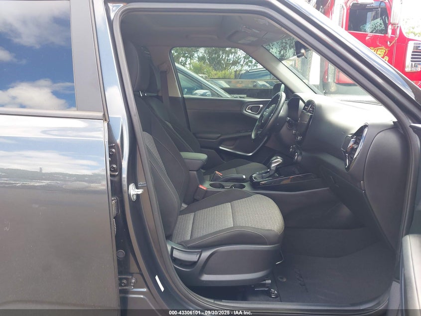 KNDJ33AU3R7921633 2024 KIA SOUL photo no. 5