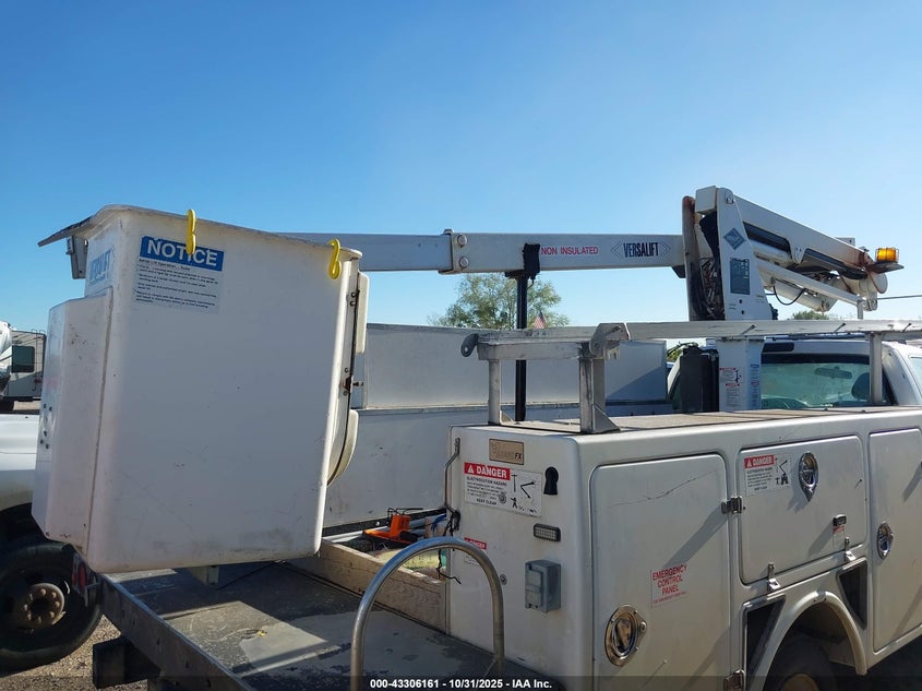 2015 Ford F-450 Chassis Xl VIN: 1FDUF4GYXFEA76237 Lot: 43306161