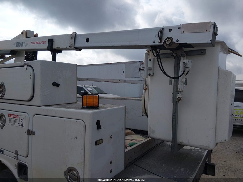 2015 Ford F-450 Chassis Xl VIN: 1FDUF4GYXFEA76237 Lot: 43306161