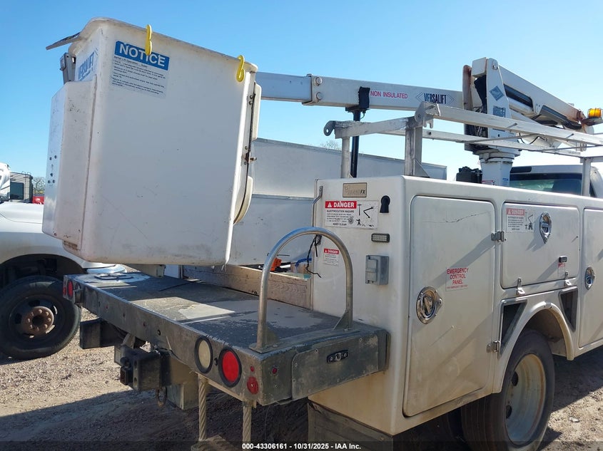 1FDUF4GYXFEA76237 2015 FORD F450 photo no. 4
