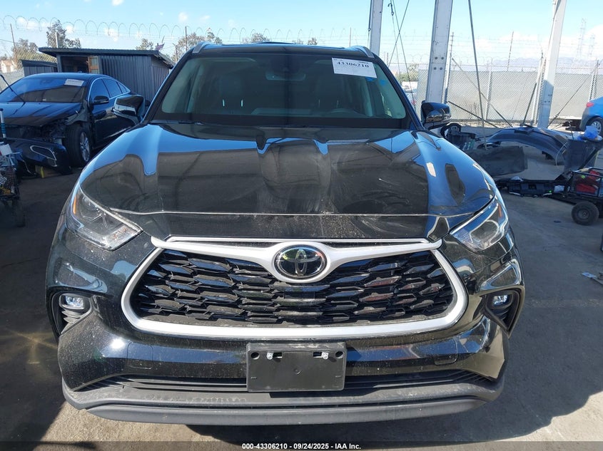 2024 TOYOTA HIGHLANDER XLE 5TDKDRAH2RS052150