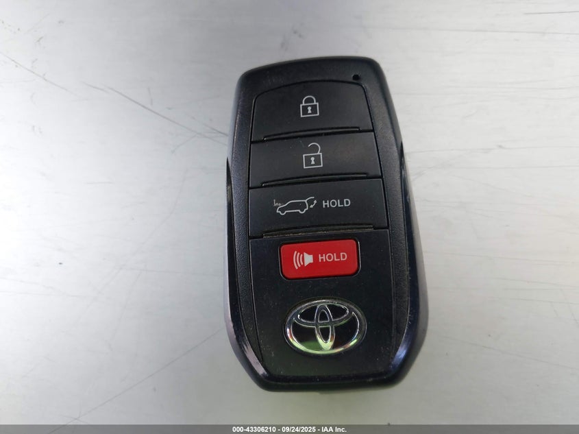 2024 TOYOTA HIGHLANDER XLE 5TDKDRAH2RS052150