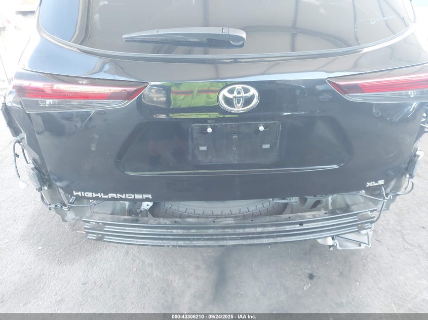 2024 TOYOTA HIGHLANDER XLE 5TDKDRAH2RS052150