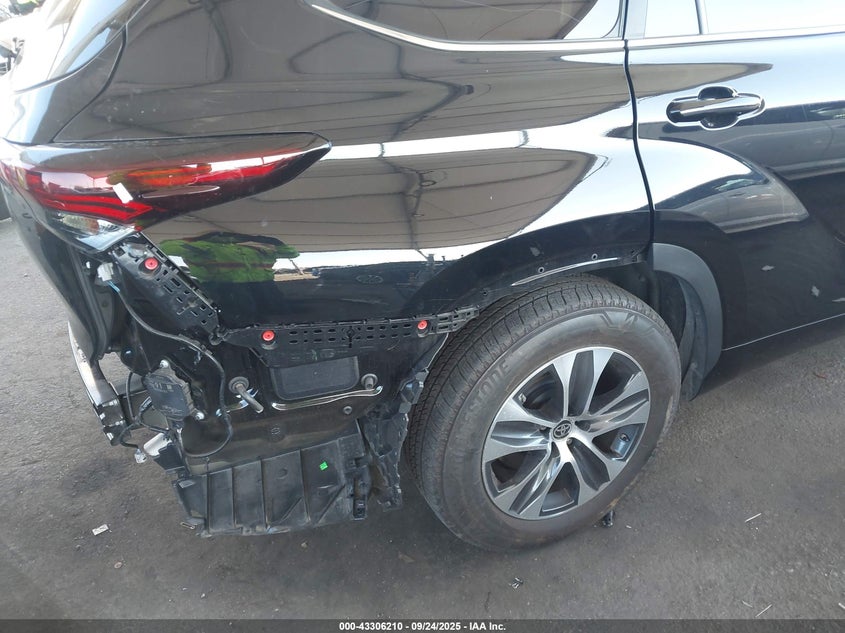 2024 TOYOTA HIGHLANDER XLE 5TDKDRAH2RS052150