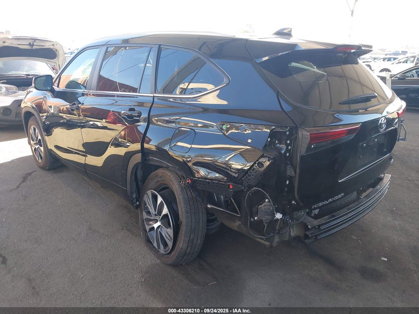 2024 TOYOTA HIGHLANDER XLE 5TDKDRAH2RS052150