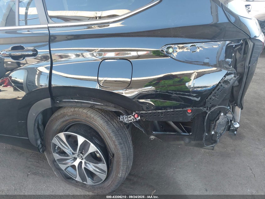 2024 TOYOTA HIGHLANDER XLE 5TDKDRAH2RS052150