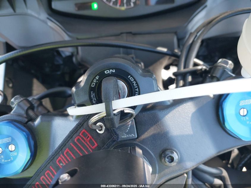 2025 Honda Cbr600 Rr VIN: JH2PC40H3SK200422 Lot: 43306311