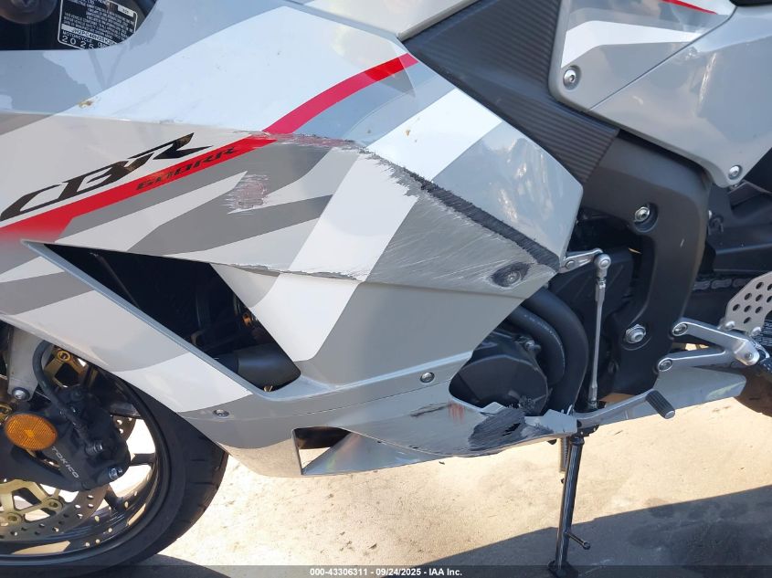 2025 Honda Cbr600 Rr VIN: JH2PC40H3SK200422 Lot: 43306311