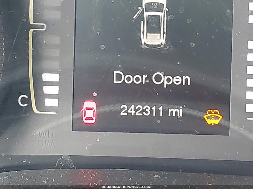 2016 Jeep Cherokee Latitude VIN: 1C4PJLCB8GW116158 Lot: 43306542