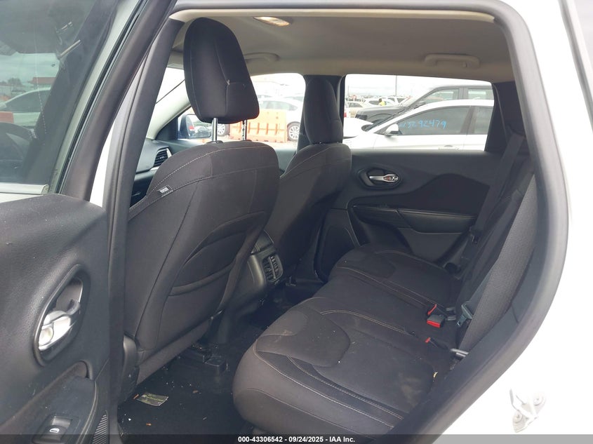 2016 Jeep Cherokee Latitude VIN: 1C4PJLCB8GW116158 Lot: 43306542