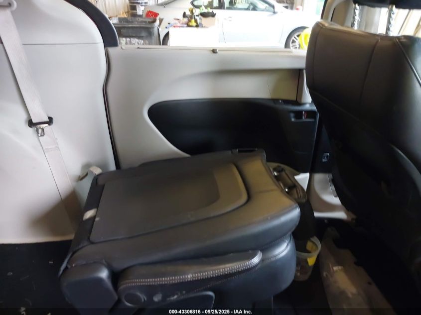 2018 Chrysler Pacifica Touring L VIN: 2C4RC1BG6JR258769 Lot: 43306816