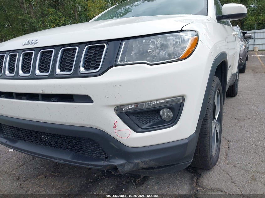 2018 Jeep Compass Latitude 4X4 VIN: 3C4NJDBB2JT136370 Lot: 43306853