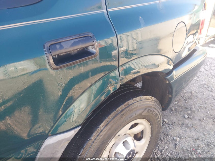 2001 Honda Passport Ex/Lx VIN: 4S6CK58WX14416650 Lot: 43306856